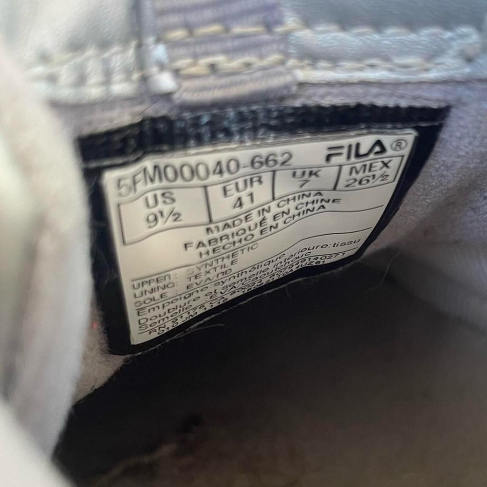 FILA Womens Disruptor II Premium Metallic Silver SNEAKERS 9.5 - Picture 7 of 7